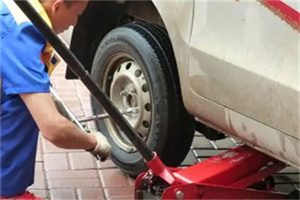 吐鲁番地区附近拖车24小时服务热线电话